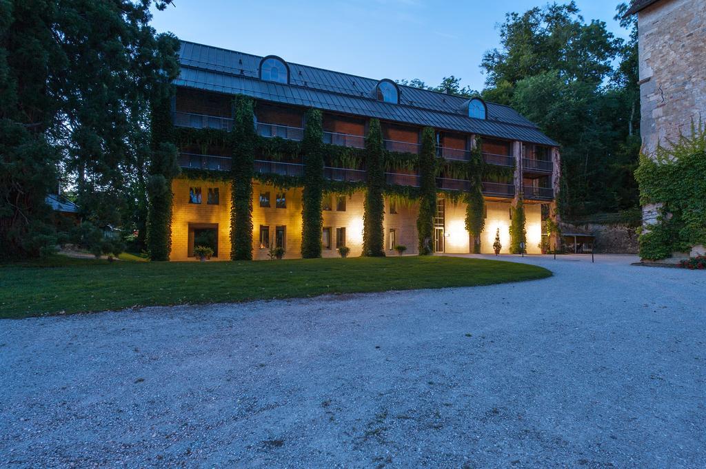 Hotel Schloss Münchenwiler Murten Habitación foto